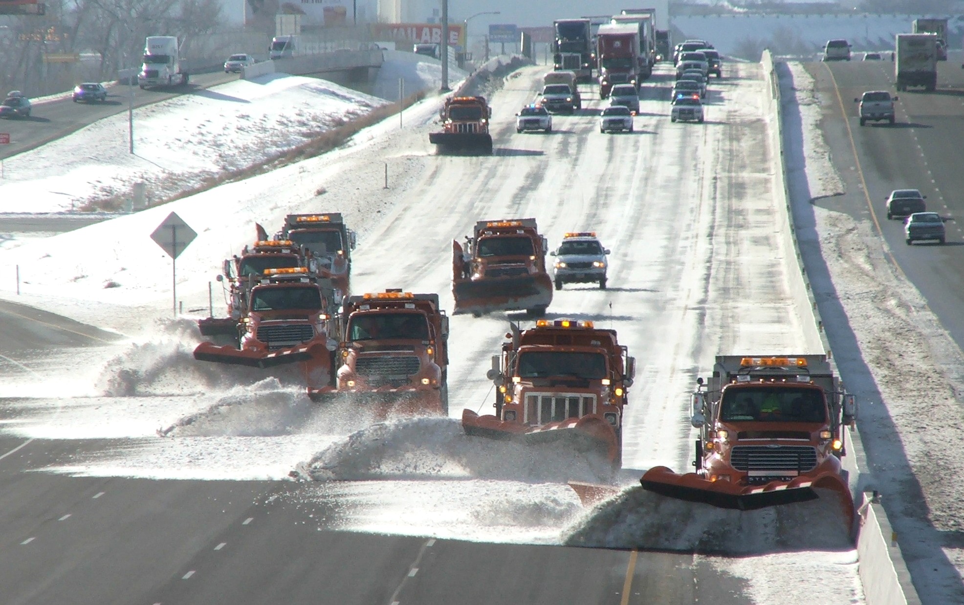 Snowplows-pushing-snow-1523017780.jpg